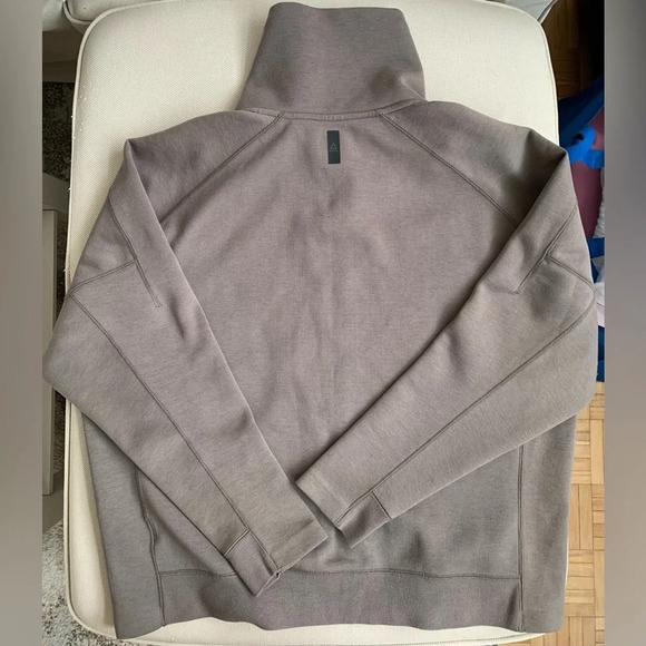 Reebok Zip Cropped Sweater - Picture 2 of 8